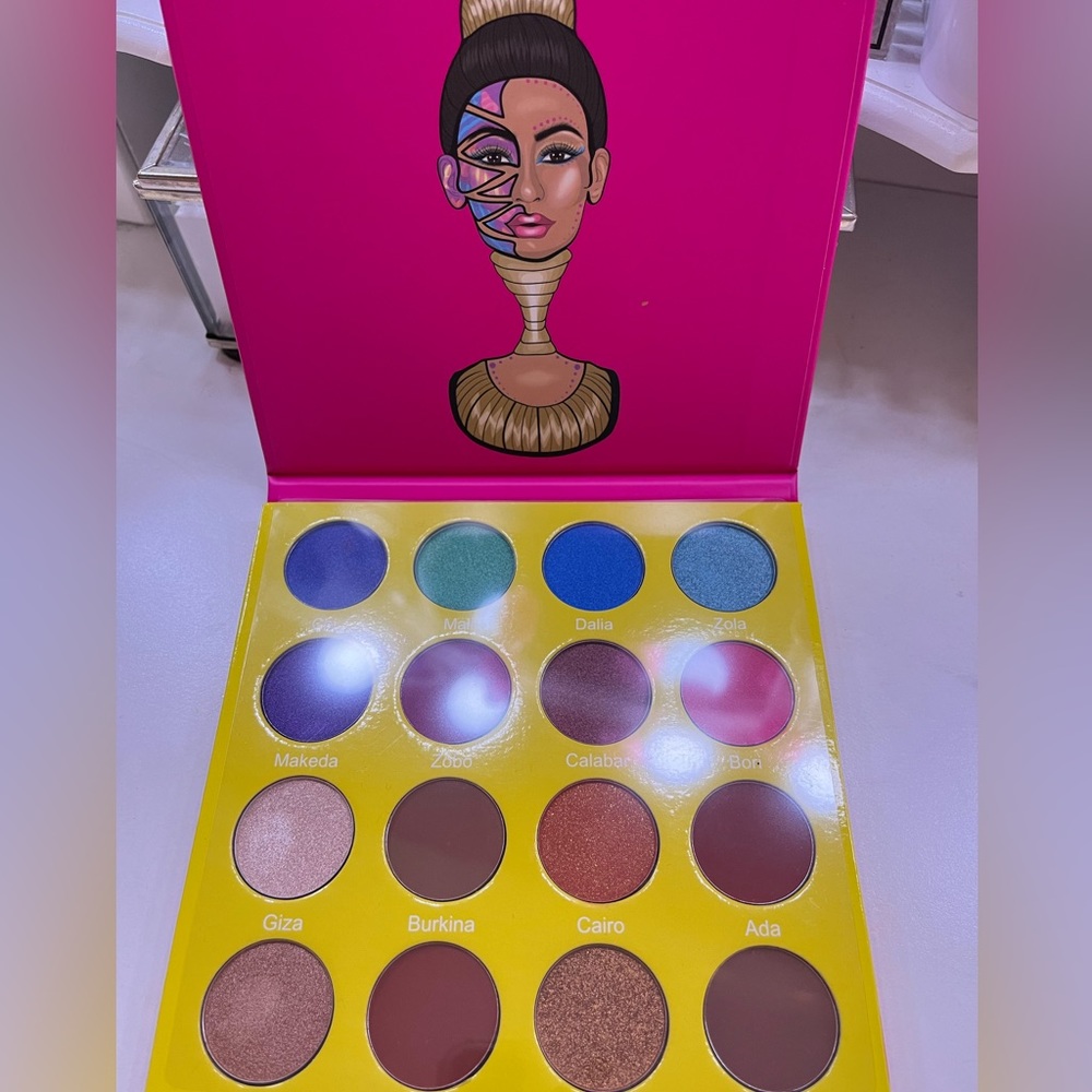 Juvias Place brand new eyeshadow palette.